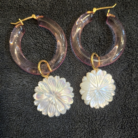 Lizzie Fortunato Pearl Daisy Spritz Hoops - Picture 2 of 4